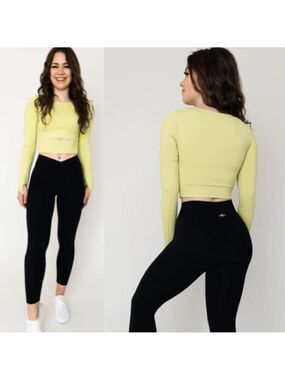 Bare Activewear Green Small Long Sleeve Crop Top